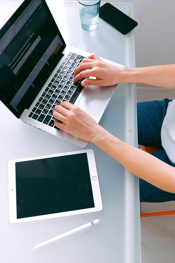 Portage salarial à Grenoble : la liberté du freelance sécurisée